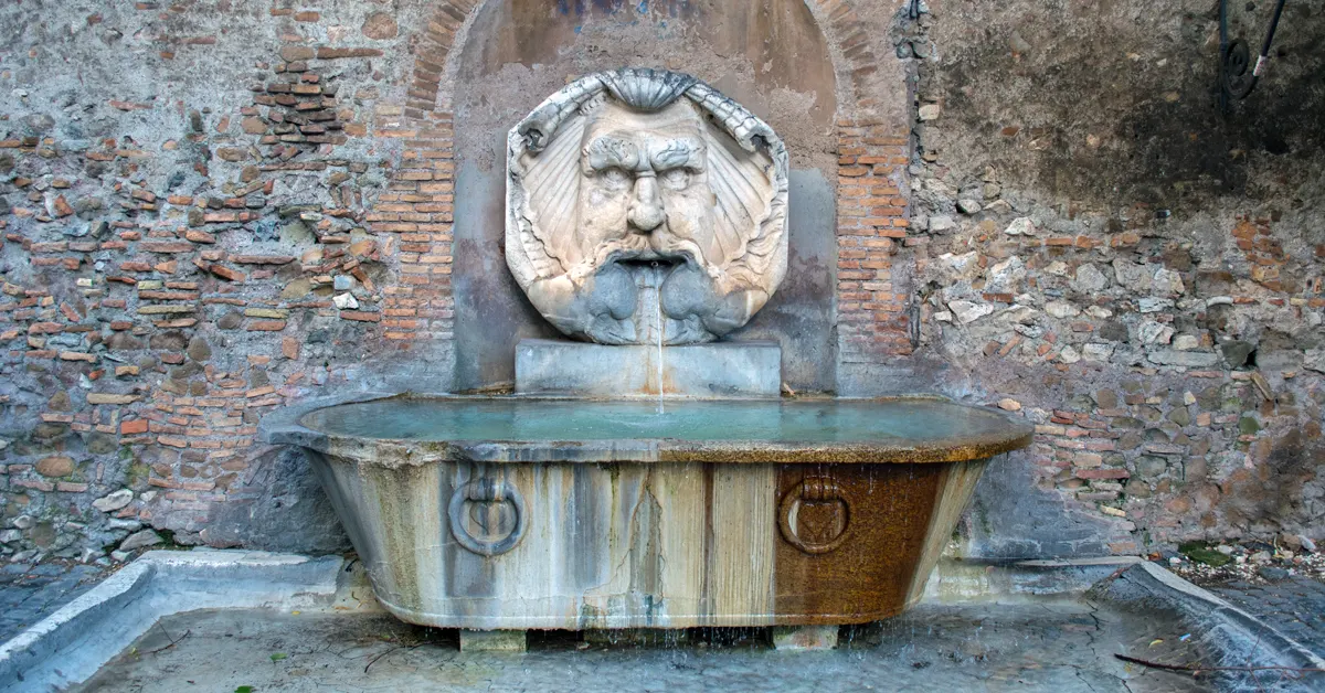 Fountain at the entrance of Orange Trees Garden.