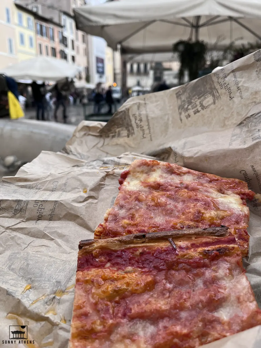 Pizza Margherita at Forno Campo de' Fiori.