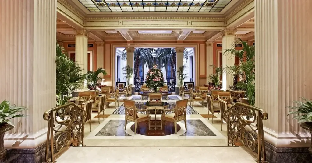 The impressive winter lounge of 5-star hotel Grande Breragne in Athens