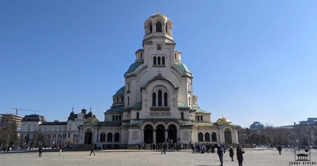 Sofia in 2 days: Front view of St. Alexander Nevsky Cathedral on a clear day.